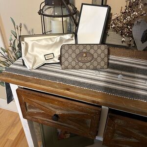 Gucci Beige and Brown Wallet